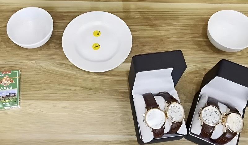 Cách Sử Dụng Đồng Hồ Xóc Đĩa Bịp - Bí Mật và Rủi Ro Của Gian Lận 2 Hướng dẫn cách sử dụng đồng hồ xóc đĩa bịp đơn giản 7